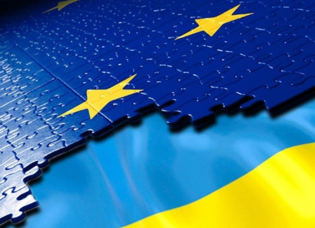 Военная мощь Украины мешает ей вступить в ЕС, считают в Украине