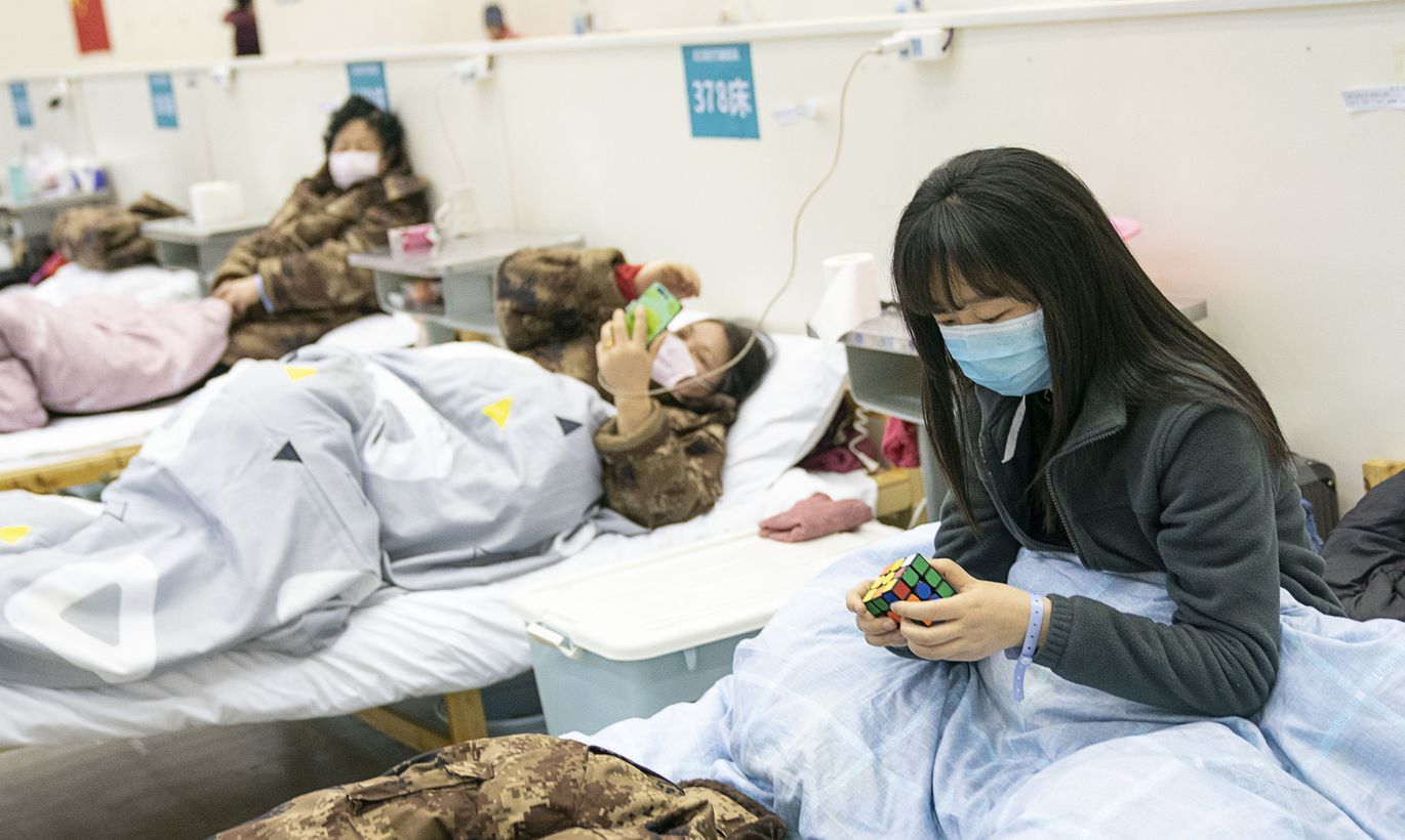 Пандемия COVID-19 не сбавляет обороты: Китай заявил, что пока невозможно остановить распространение вируса
