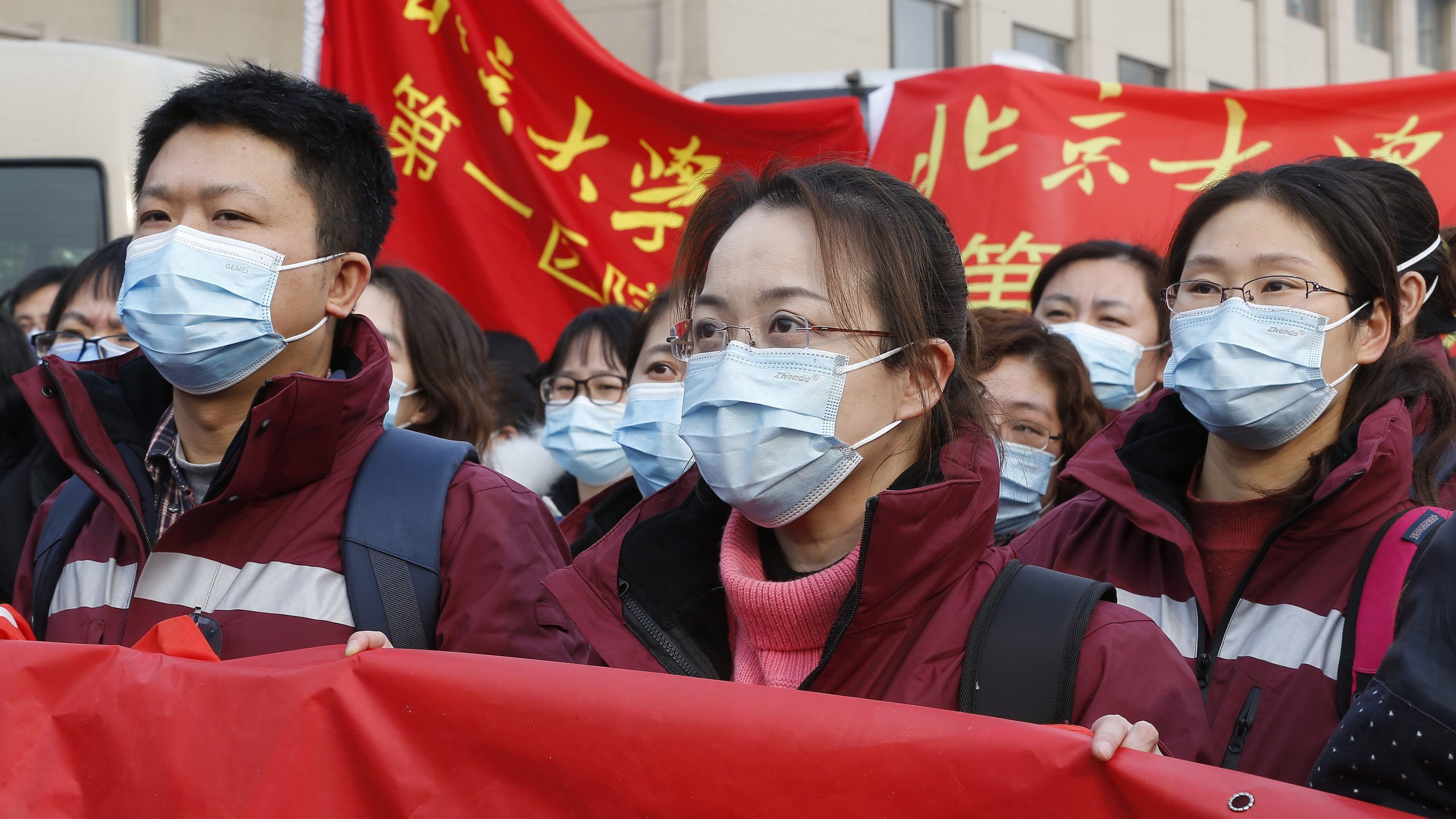 Китай за один год пандемии COVID-19 заработал $90 млрд на масках