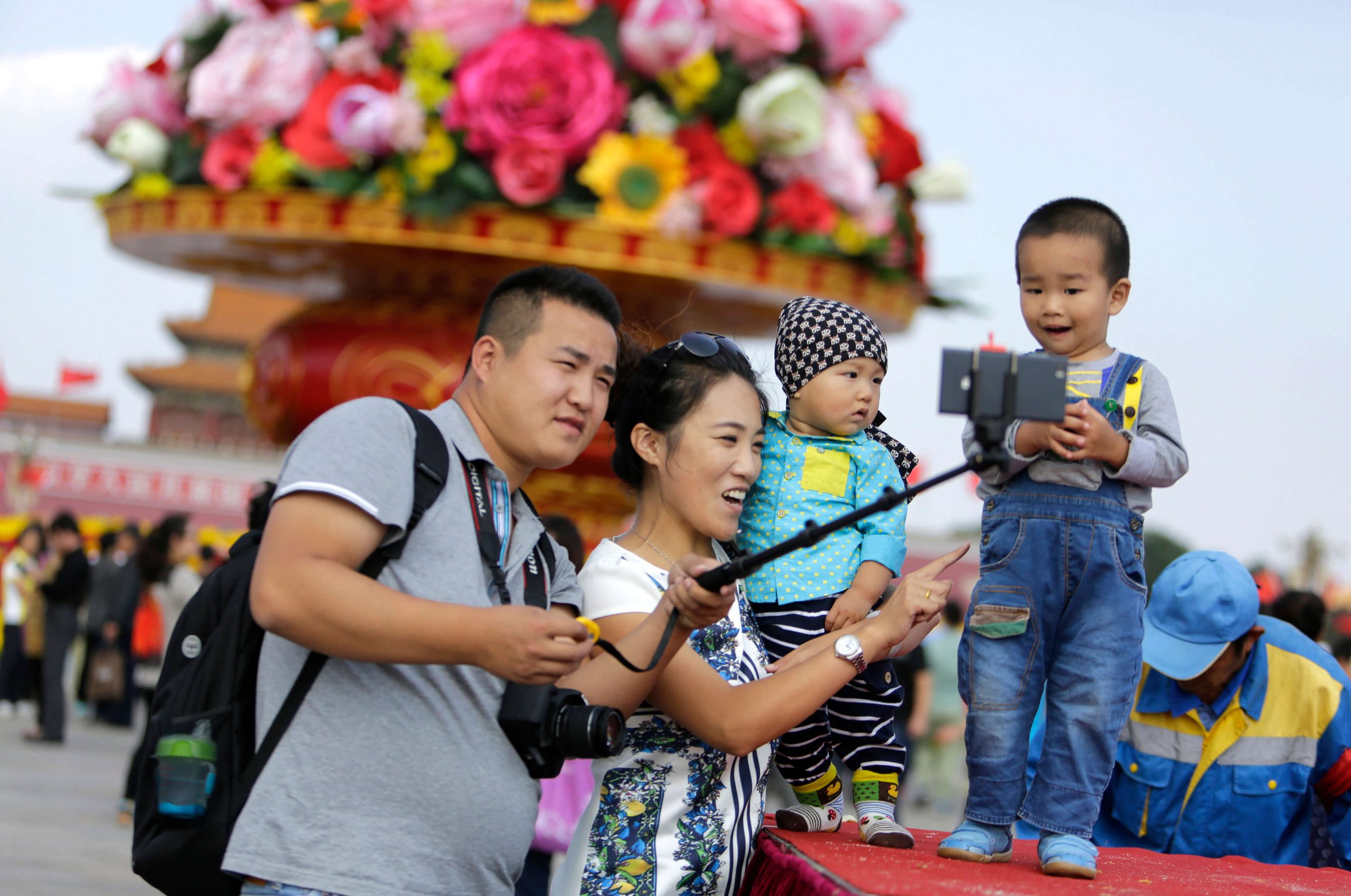 В Китае разрешили семьям иметь трех детей