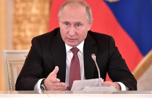 Владимир Путин поручил усилить контроль за противодействием коррупции