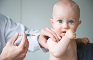 О массовой вакцинации детей от COVID-19 рассказали в Роспотребнадзоре
