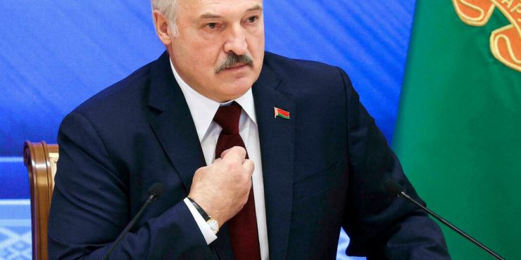 Лукашенко раскрыл подробности поставок вооружения из России