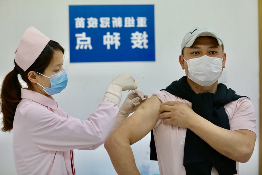 В Китае вакцинация от COVID-19 идет рекордными темпами