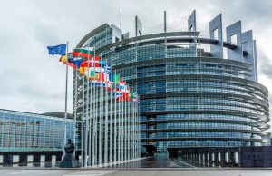 Европарламент призвал пересмотреть отношения с Россией