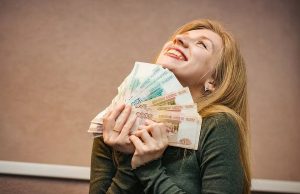 Всего лишь 17 тысяч россиян зарабатывают более 1 млн рублей в месяц