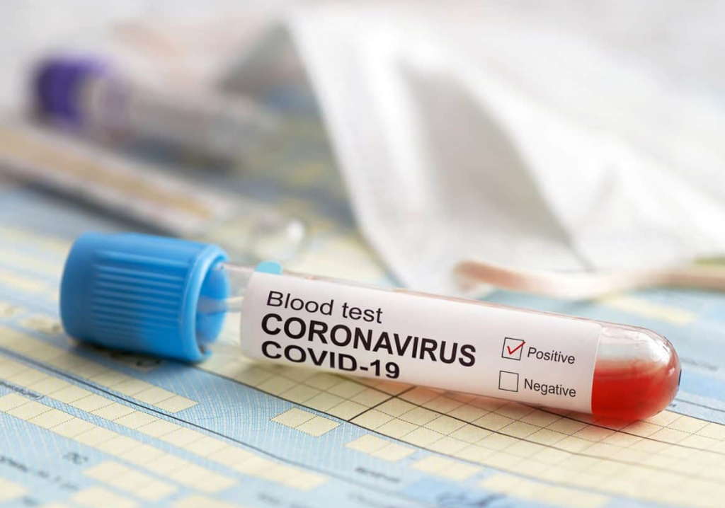 В РАН предлагают ввести штрафы за уклонение от вакцинации против коронавируса