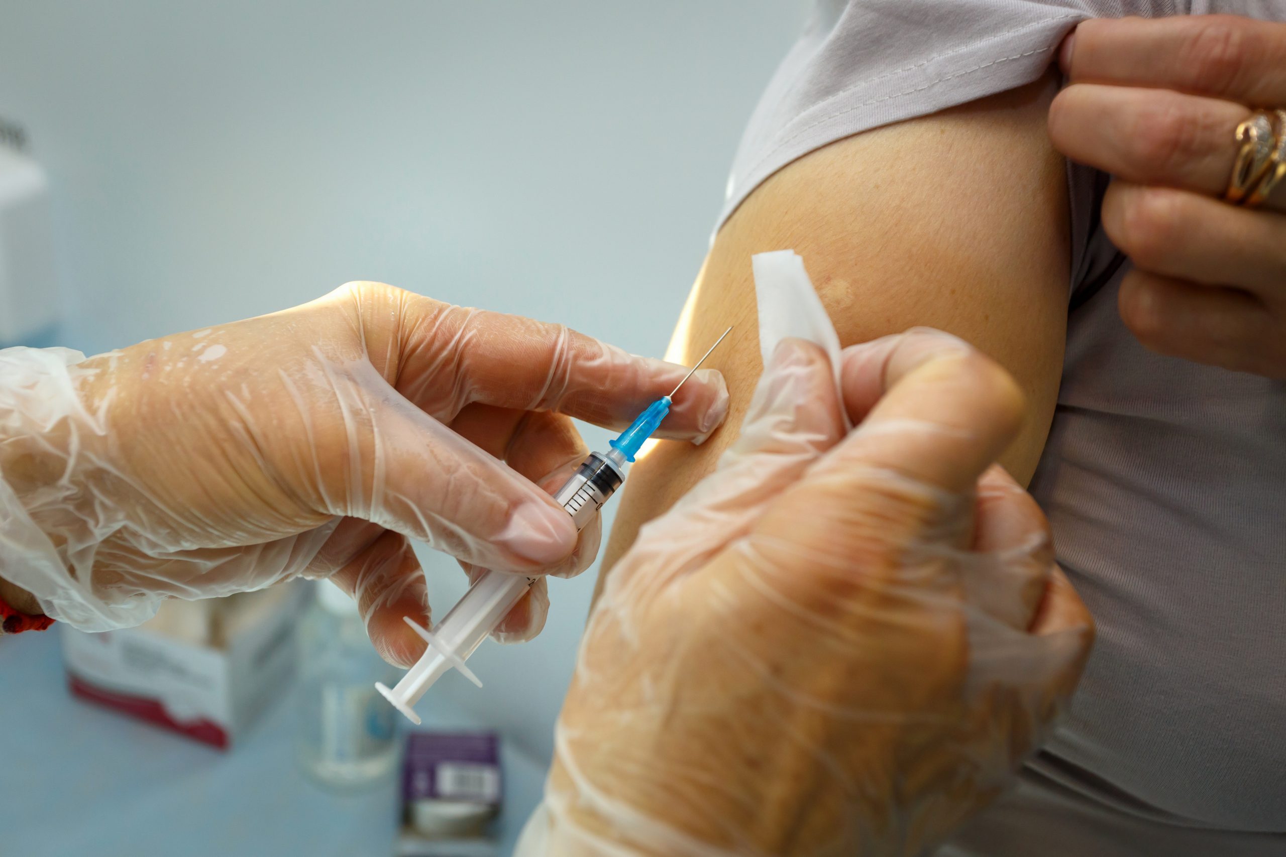 В Свердловской области ввели обязательную вакцинацию граждан