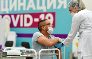 Росздравнадзор обязал территориальные органы докладывать о противниках вакцинации