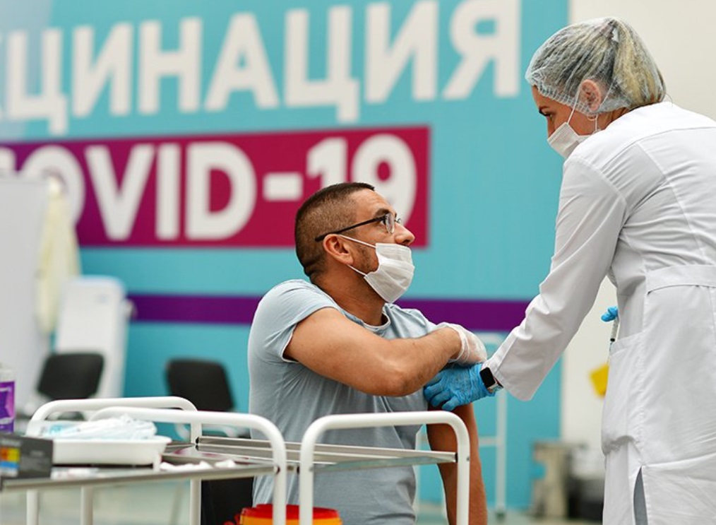 Росздравнадзор обязал территориальные органы докладывать о противниках вакцинации