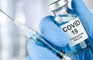 В Великобритании объяснили причины высокой смертности от коронавируса после вакцинации