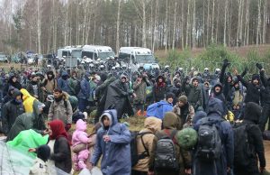 Несколько десятков мигрантов прорвались в Польшу из Белоруссии