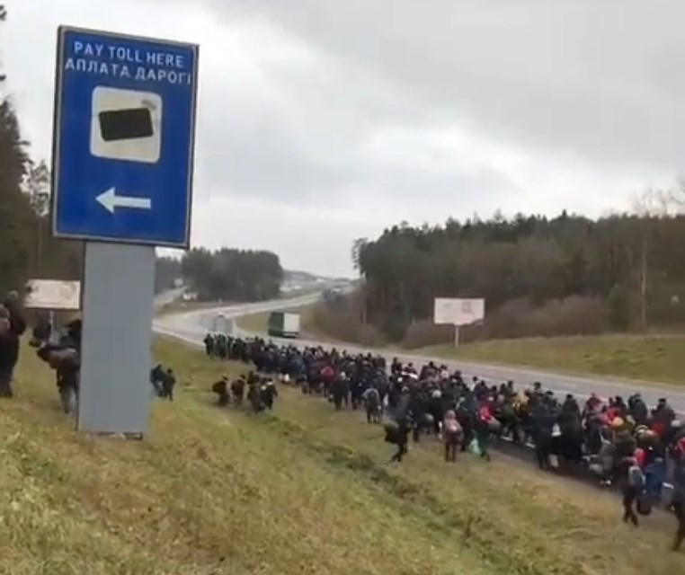 В Польше созвали антикризисный штаб из-за мигрантов на границе