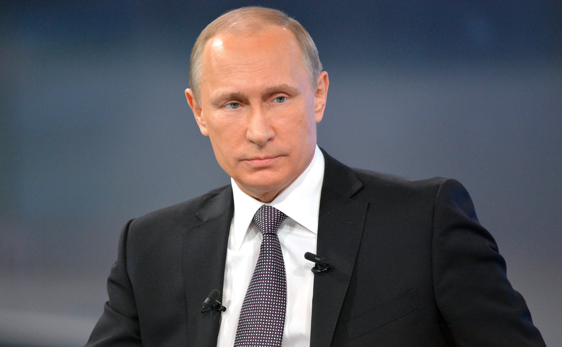 Путин готов взять на себя ответственность за непопулярные меры борьбы с COVID-19 – Песков