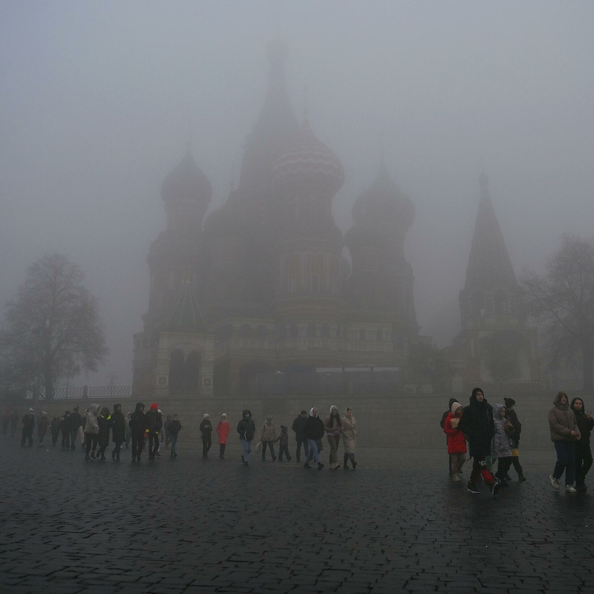 Синоптик объяснил появление плотного тумана над Москвой
