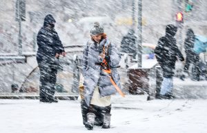 Москвичей предупредили о небывалом снегопаде в субботу
