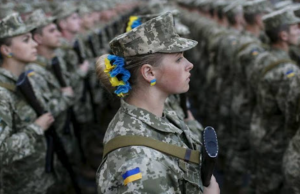 После Нового года все украинки обязаны встать на воинский учет