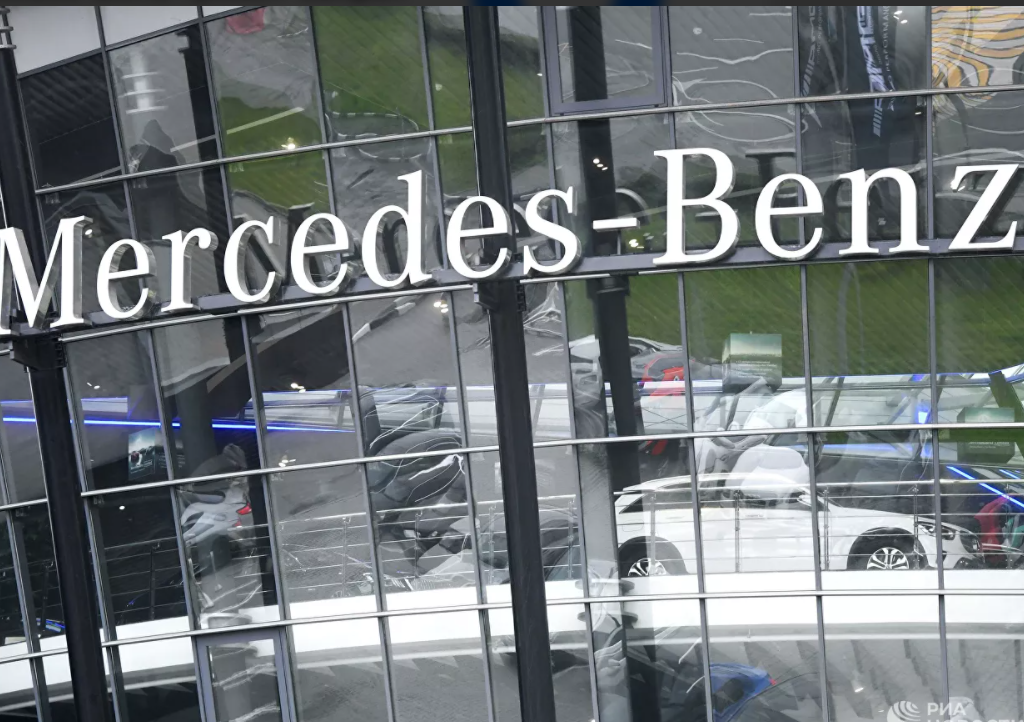 В Mercedes-Benz закрыли рекламную кампанию из-за недовольства жителей КНР