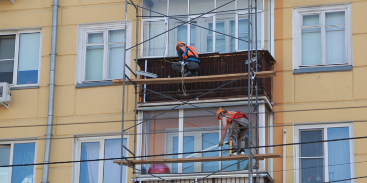 Россиян ожидает запрет на остекление и обшивку балконов