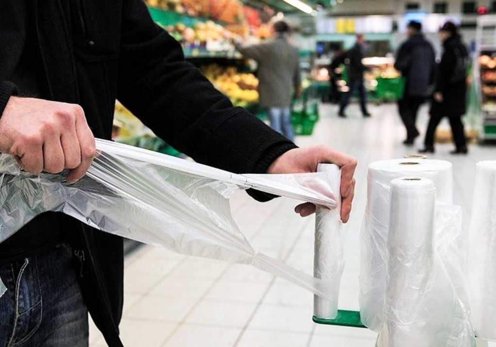 С 10 декабря Украина отказывается от бесплатного распространения пластиковых пакетов
