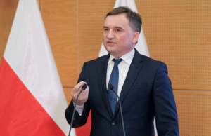 Польша намерена не вносить деньги в общий бюджет ЕС и накладывать вето на все решения ЕК