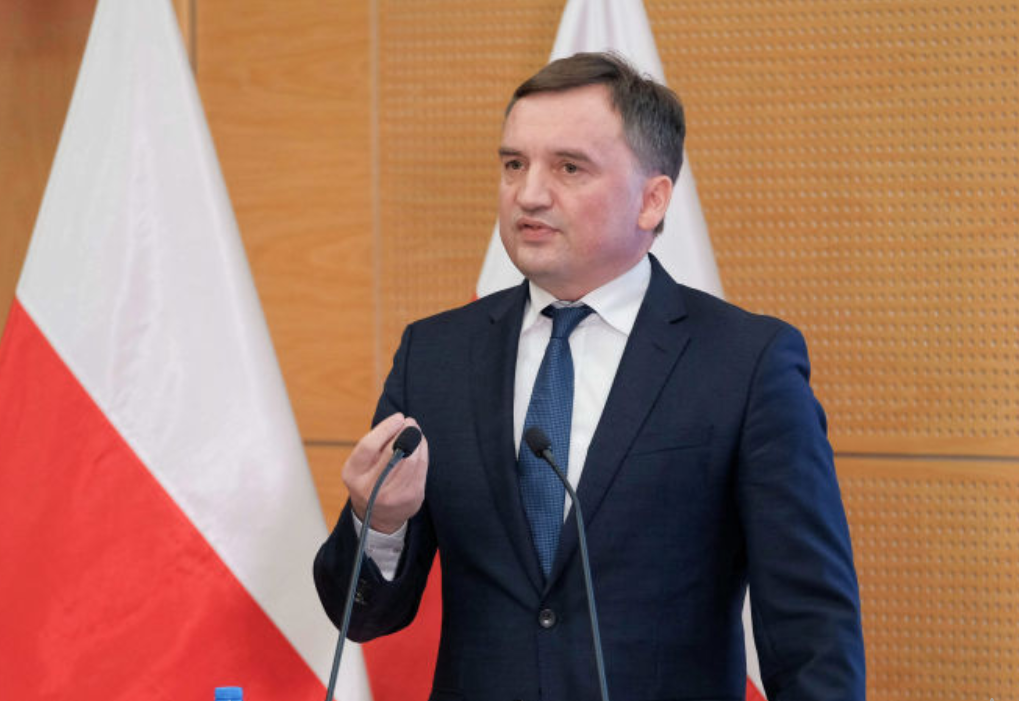 Польша намерена не вносить деньги в общий бюджет ЕС и накладывать вето на все решения ЕК