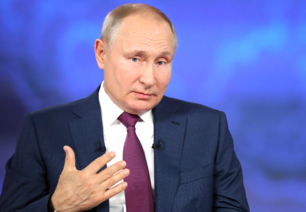 Путин призывает относиться к противникам прививок от коронавируса с уважением