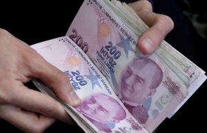 Национальная валюта Турции продолжает падение