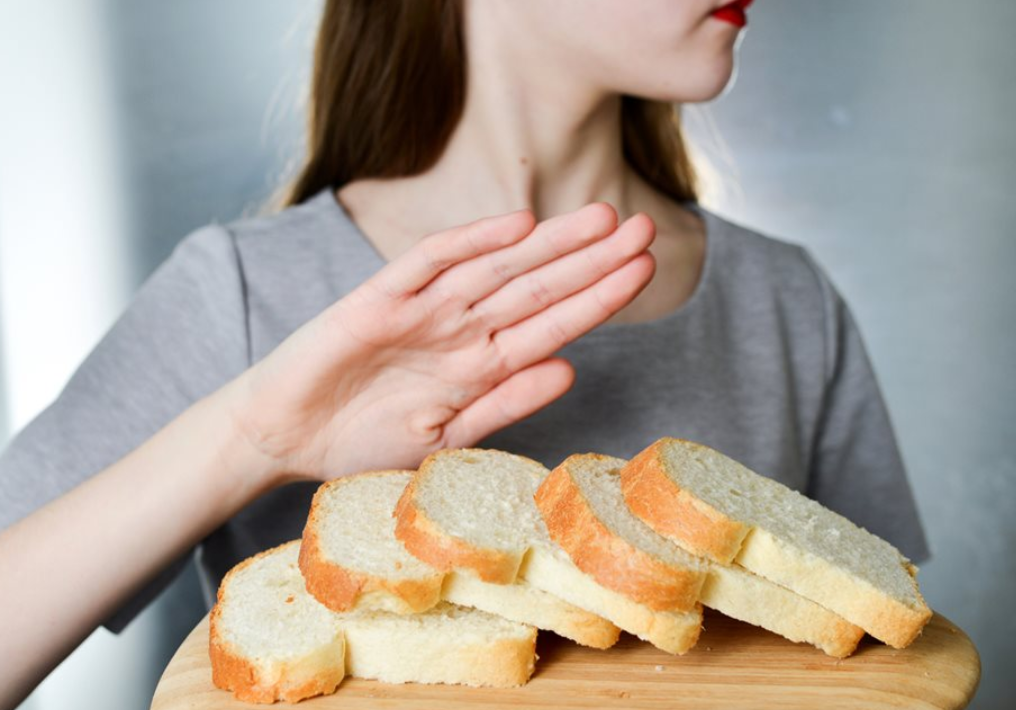 Употребление в пищу белого хлеба и колбасы может привести к развитию деменции