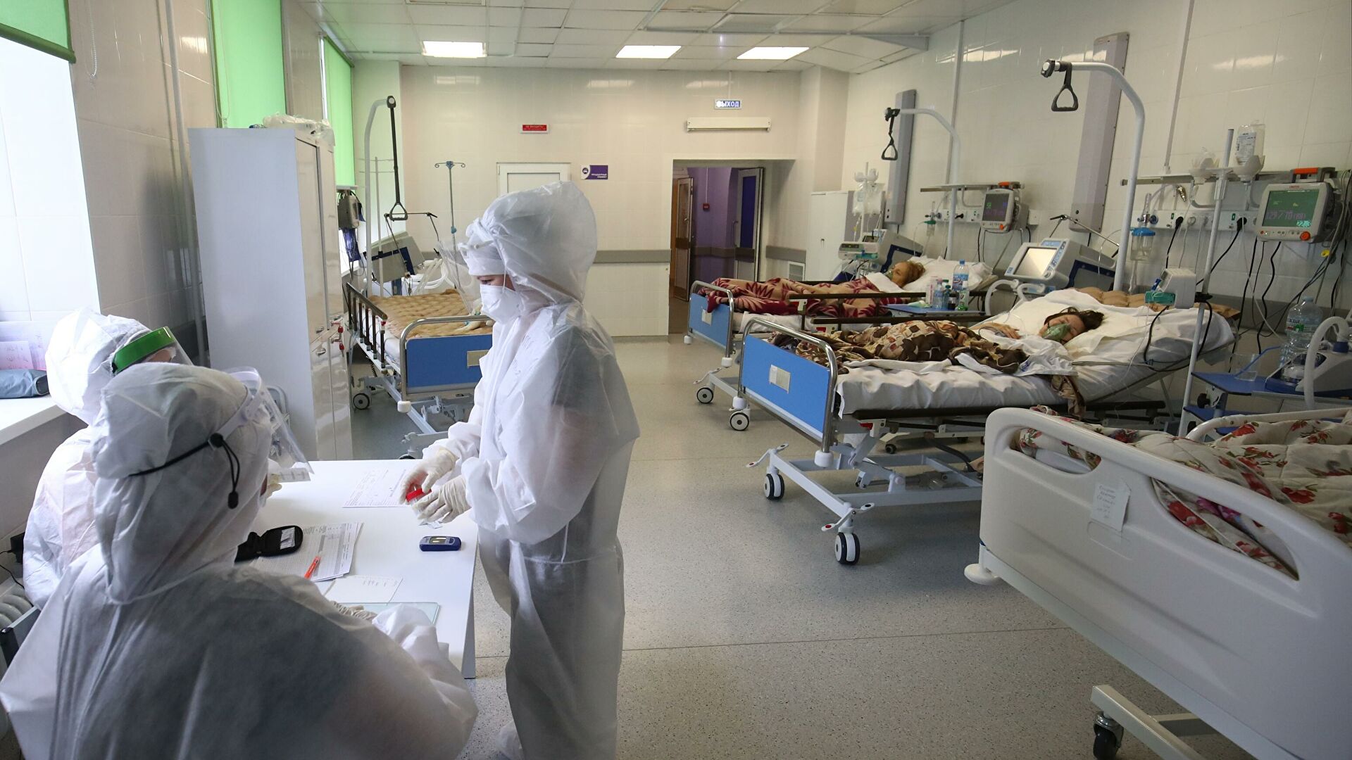 В России резко увеличилось число госпитализаций из-за COVID-19