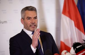 «Северный поток — 2» включат в пакет санкций против России – канцлер Австрии