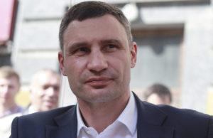 Боксеры заменят актера: оценены перспективы Кличко и Усика на выборах президента Украины
