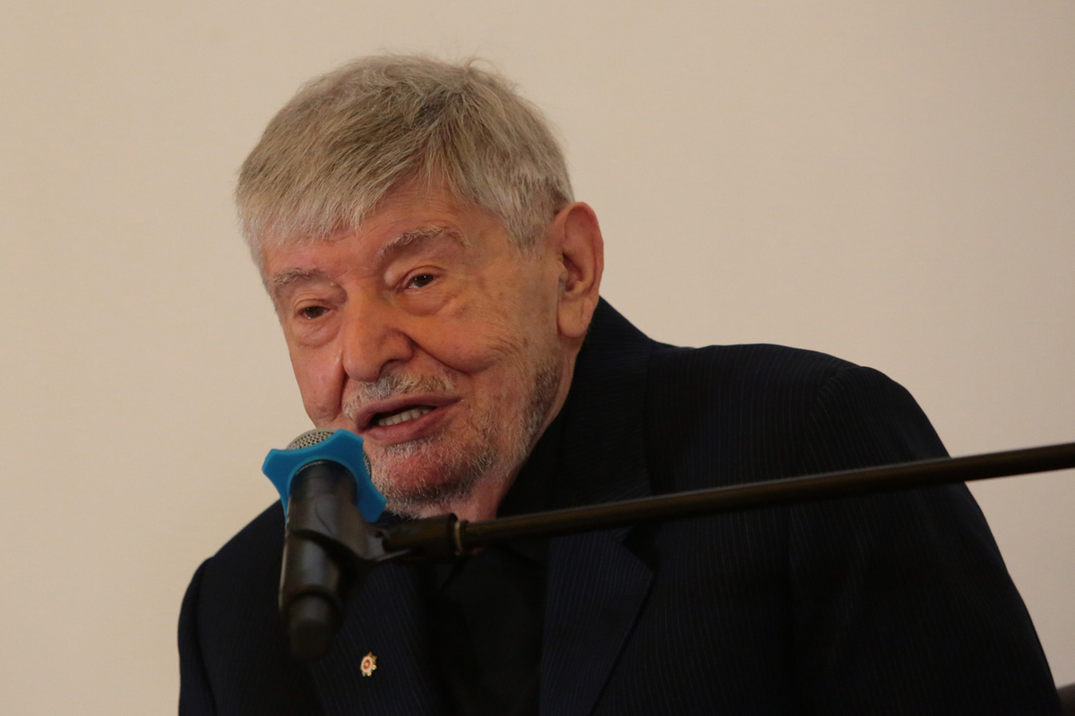 Бывший мэр Москвы Гавриил Попов призвал к сталинским чисткам