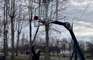 Новые баскетбольные щиты готовы к использованию в парке