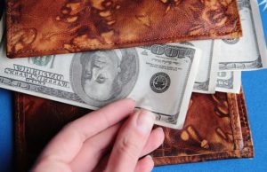 Национальный банк объявил изменения курсов валют перед выходными
