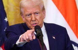 Трамп обвинил ЕС в несправедливости в разгар торговой войны