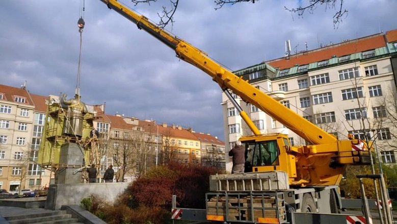 Москва требует от Праги вернуть демонтированный памятник маршалу Коневу