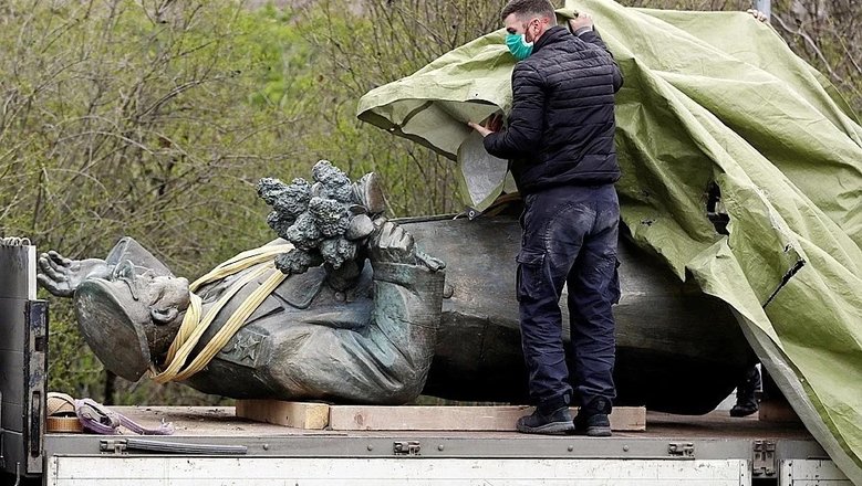 Чехия отказывается искать памятник маршалу Коневу: Россия не имеет прав