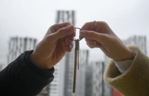 Новый закон упрощает продажу жилья с ипотекой и маткапиталом в России
